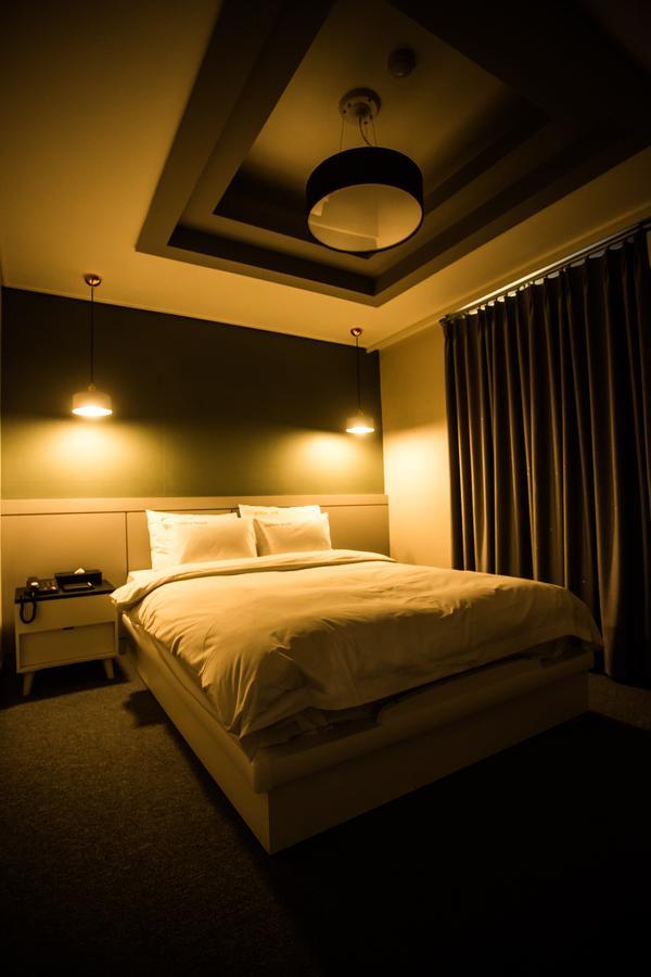 Gallery Tourist Hotel Cheongju Exteriör bild