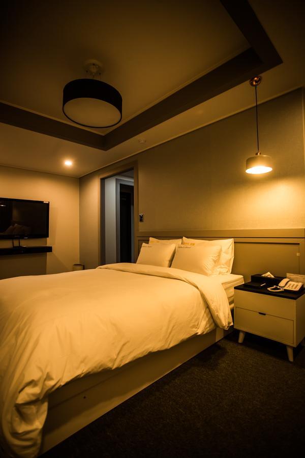 Gallery Tourist Hotel Cheongju Exteriör bild
