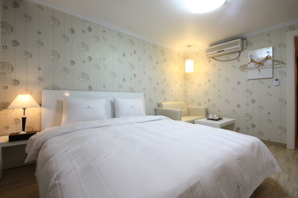 Gallery Tourist Hotel Cheongju Exteriör bild