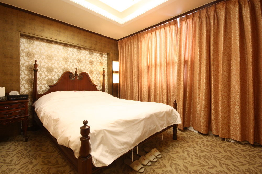 Gallery Tourist Hotel Cheongju Exteriör bild